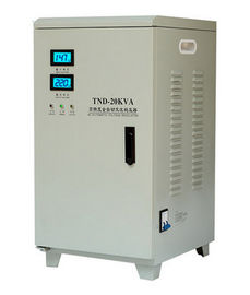 Estabilizador automático 5kva, CA del voltaje de la serie del TND 3 precisión del regulador de voltaje de la fase alta 220v